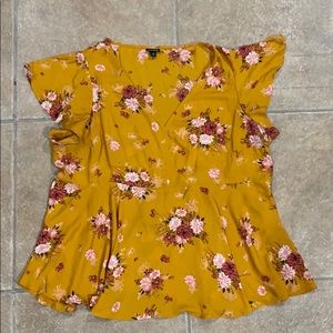 𝚈𝚎𝚕𝚕𝚘𝚠 𝙵𝚕𝚘𝚛𝚊𝚕 𝚃𝚘𝚙